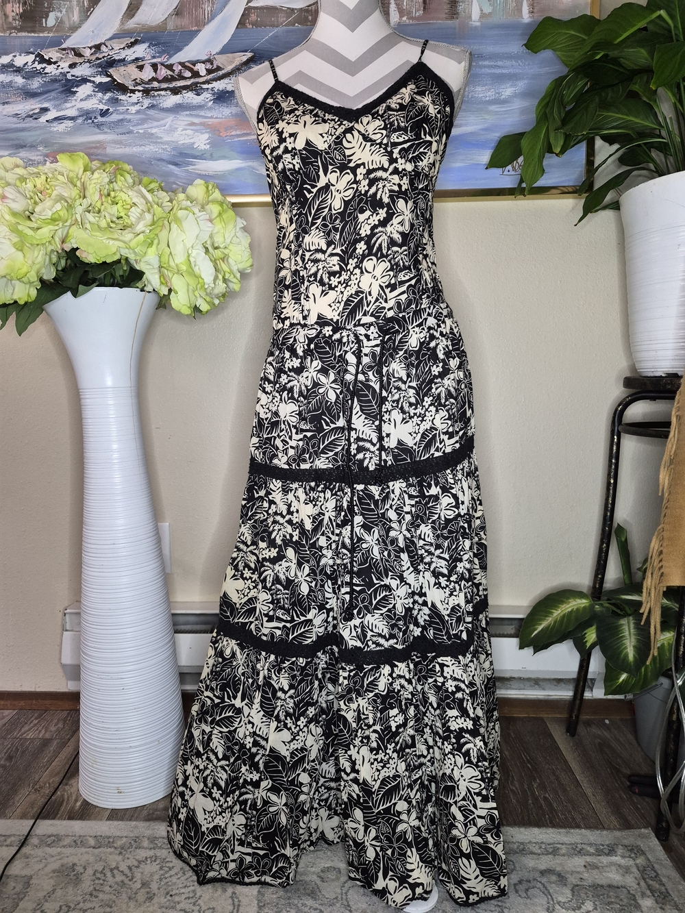 Vintage J.F.W. Women's Black & White Tiered Floral Drawstring Dress